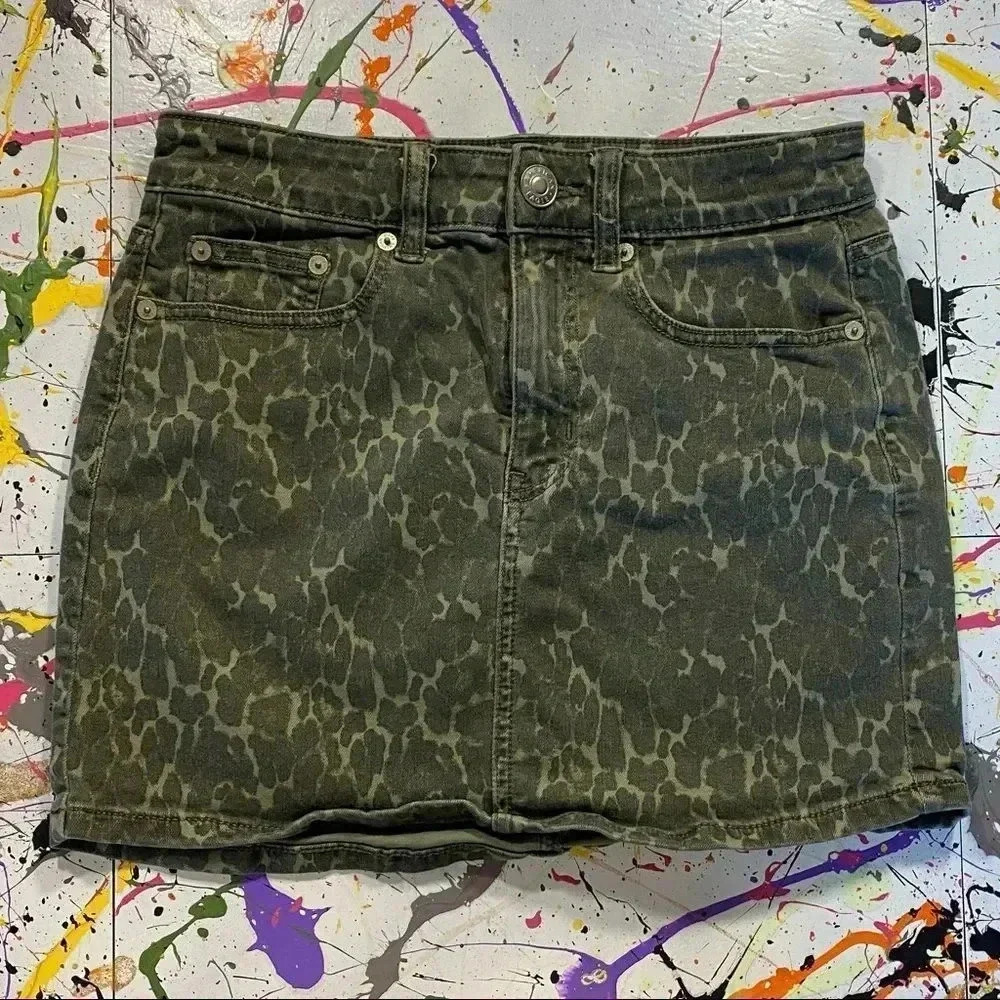 AEO Leopard Print High Rise Denim Mini Skirt 🐆